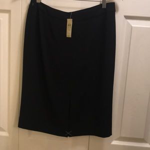 Ann Taylor short skirt split at back